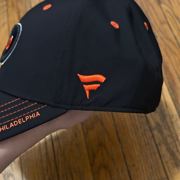 NHL Philadelphia Flyers Stretch Hat L/XL LIKE NEW - Picture 5 of 8